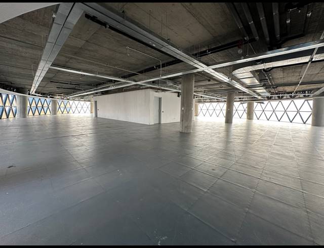 1,253M² OFFICE TO LET IN SANDOWN